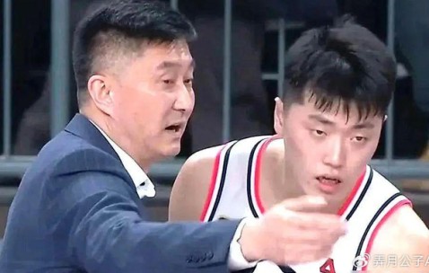 乐鱼官方入口-评分从2.9暴涨至9.8！昔日大番薯一球改变命运，球迷：排队叫嘉爷|绝杀|张皓嘉|杜锋|北京|体育赛事讨论_新浪体育_新浪新闻